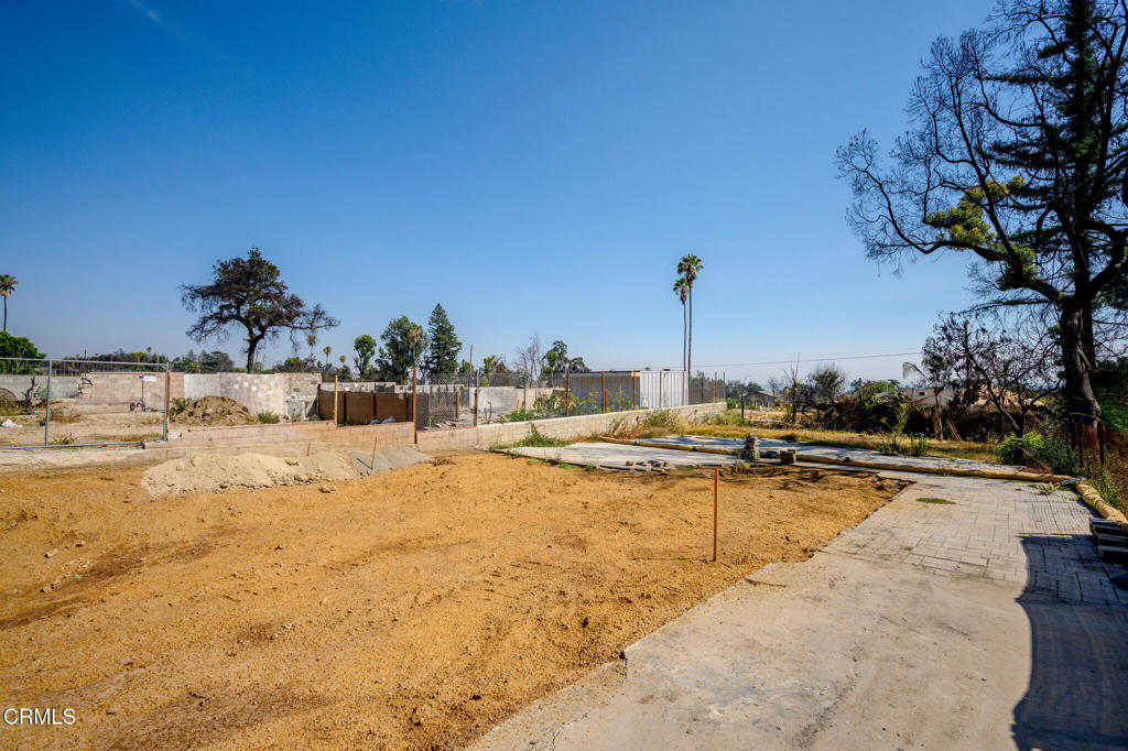 132 E Las Flores Drive