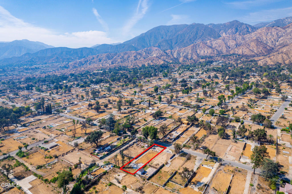 132 E Las Flores Drive