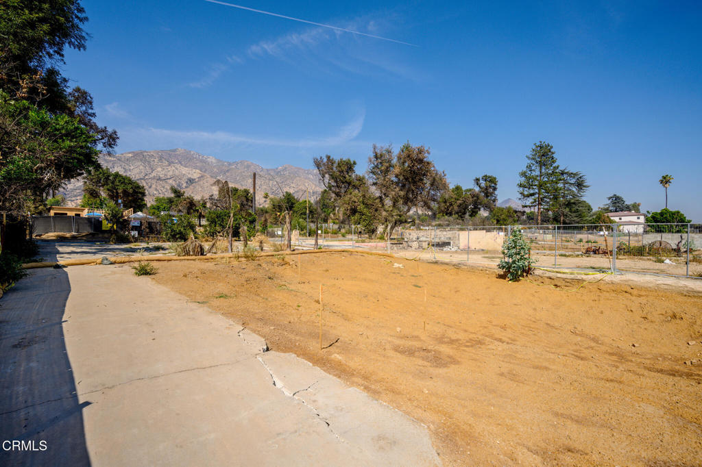 132 E Las Flores Drive