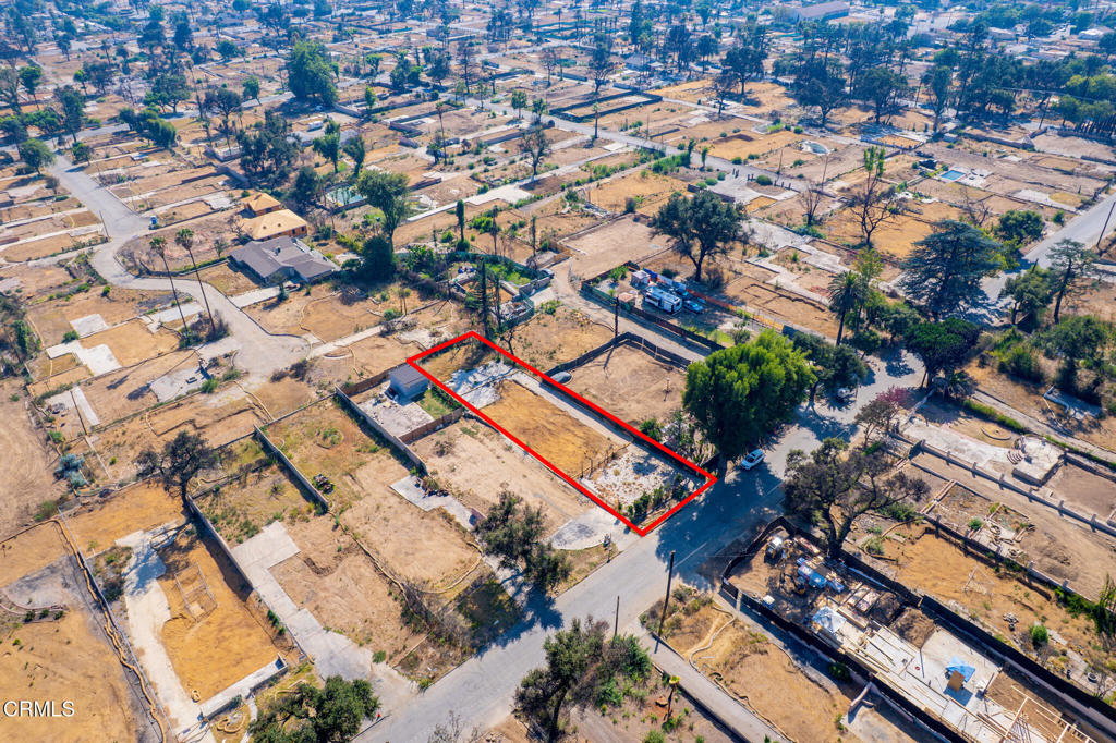 132 E Las Flores Drive