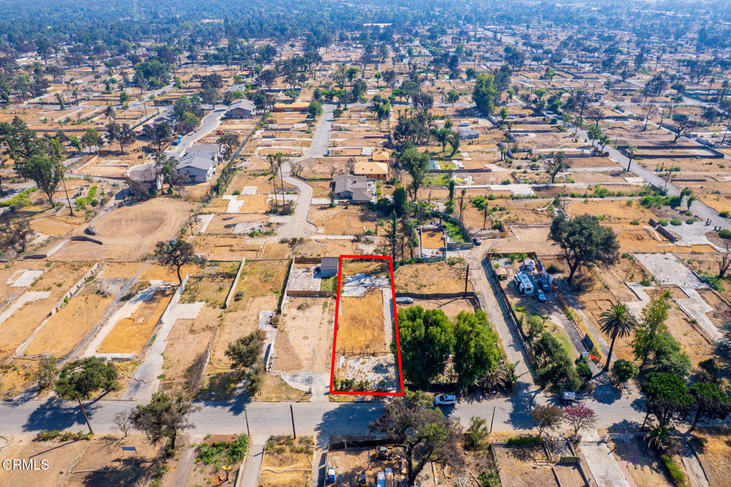 132 E Las Flores Drive