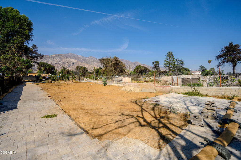 132 E Las Flores Drive