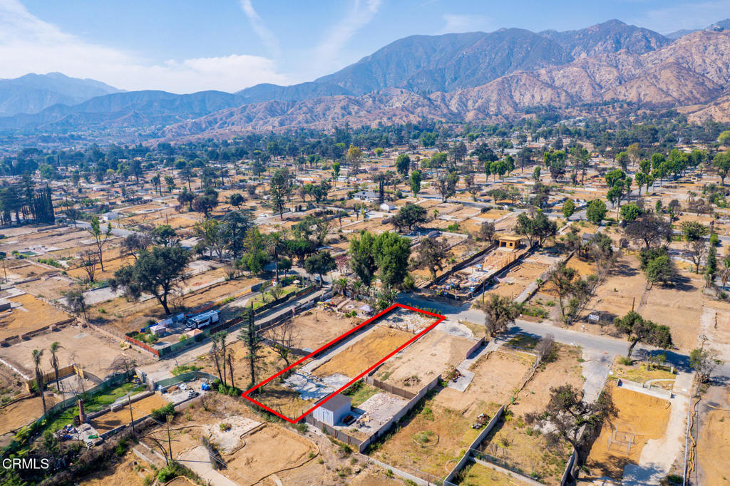 132 E Las Flores Drive