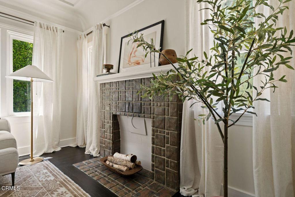 7567 Rosewood Avenue