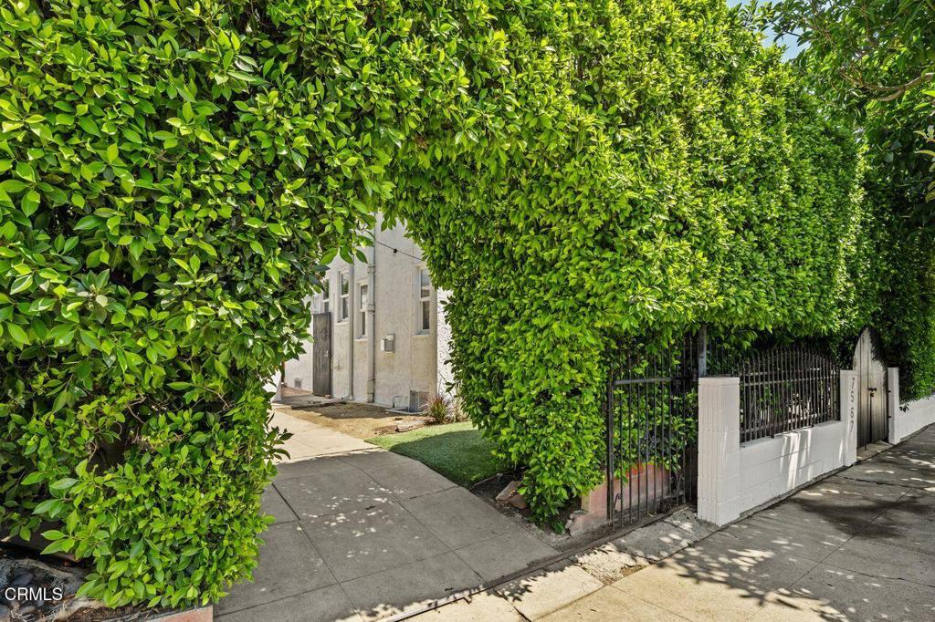 7567 Rosewood Avenue