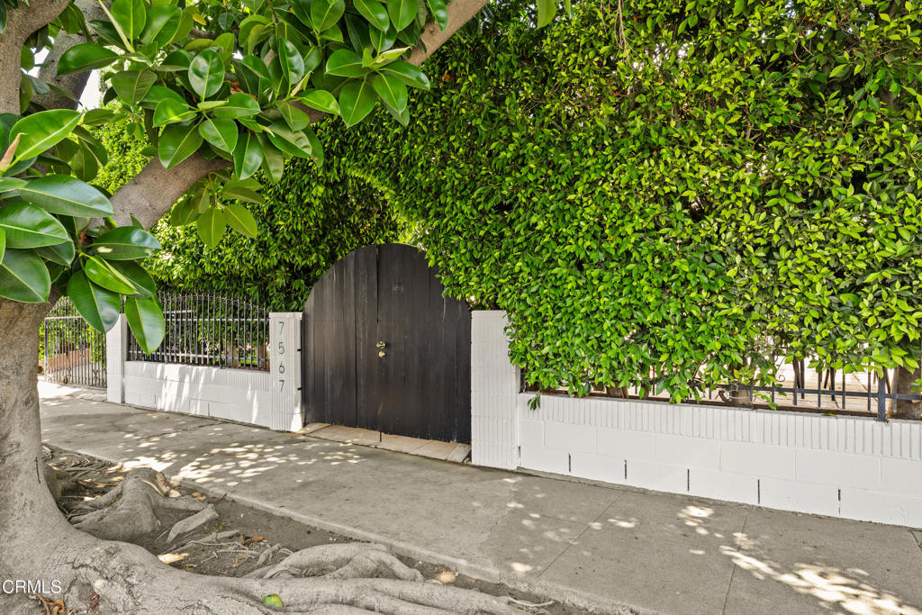 7567 Rosewood Avenue