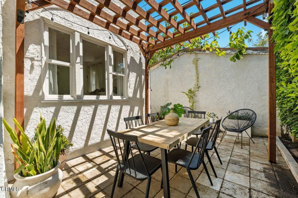 7567 Rosewood Avenue