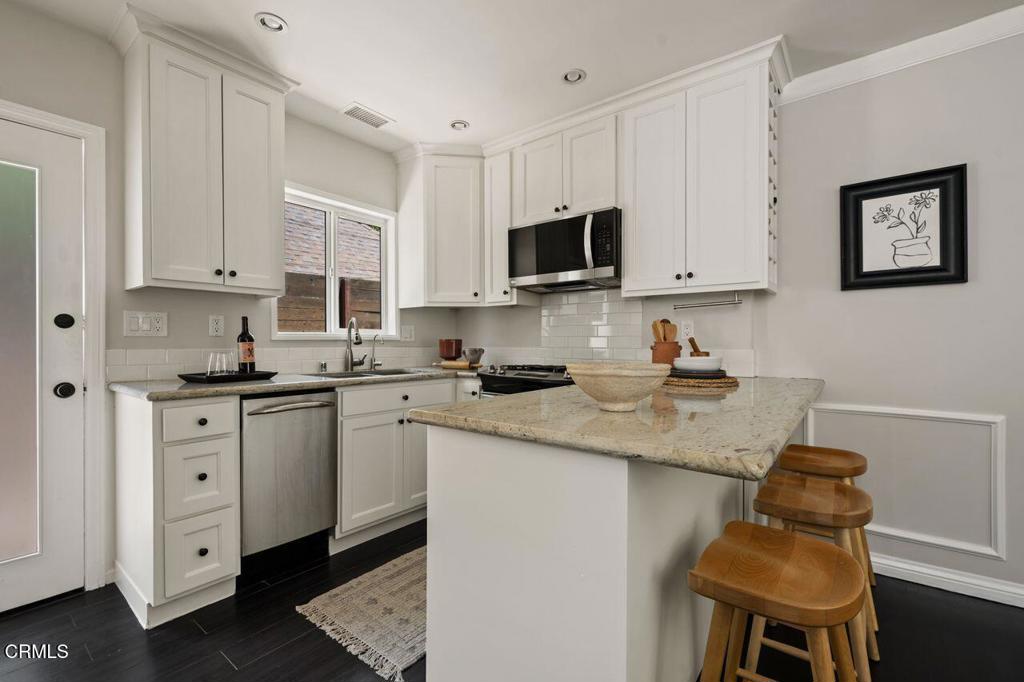 7567 Rosewood Avenue