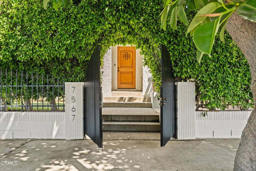 7567 Rosewood Avenue