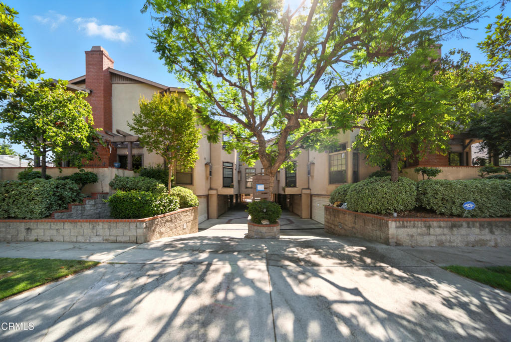 832 Magnolia Avenue 2