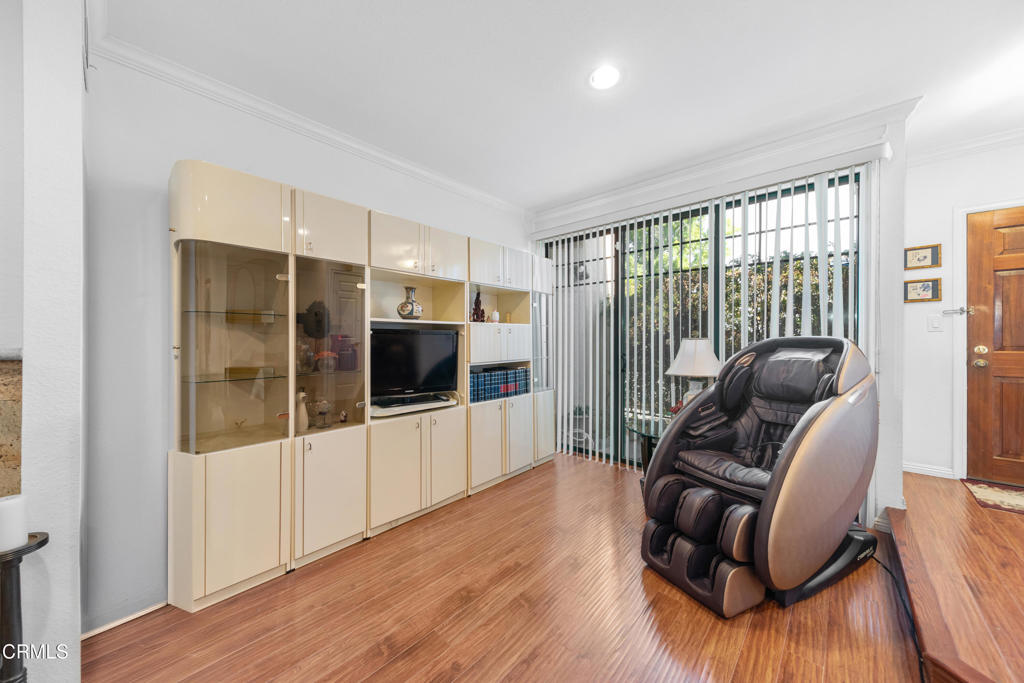 832 Magnolia Avenue 2