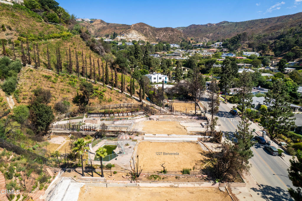 1227 Bienveneda Avenue