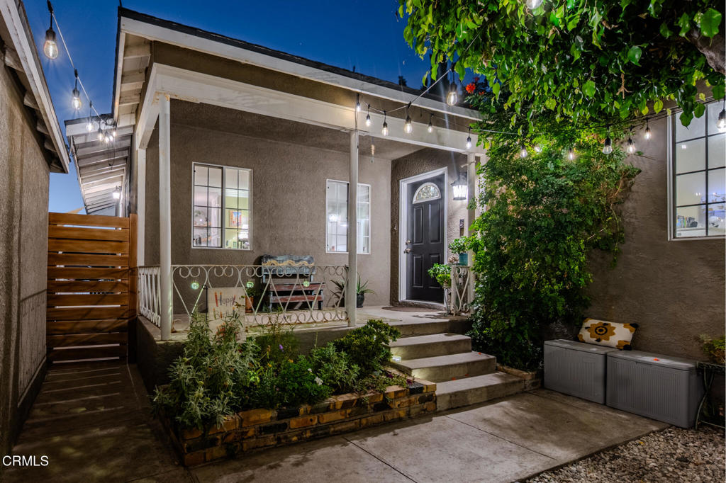 1049 N Herbert Avenue