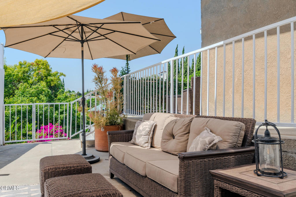 1049 N Herbert Avenue