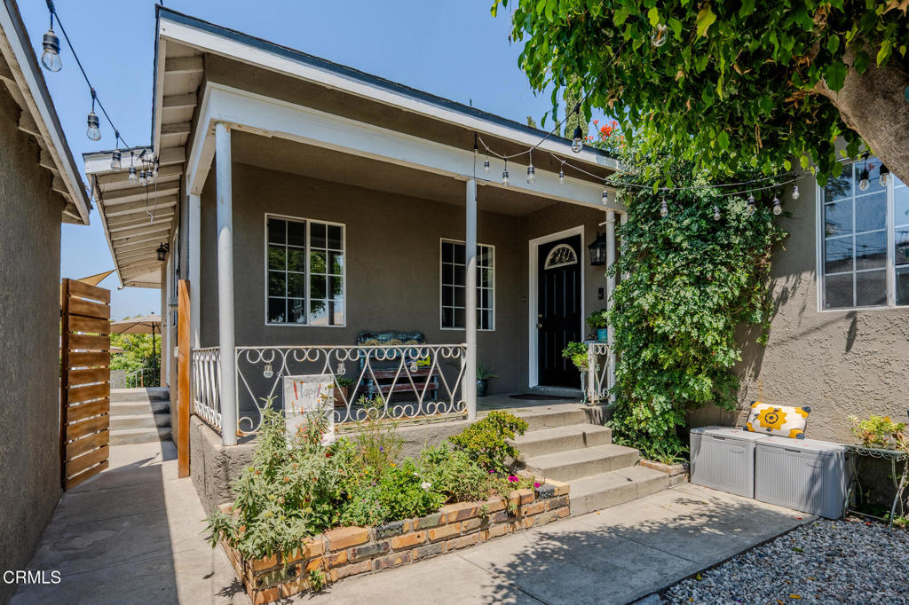 1049 N Herbert Avenue