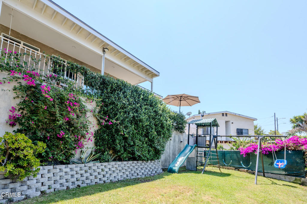 1049 N Herbert Avenue