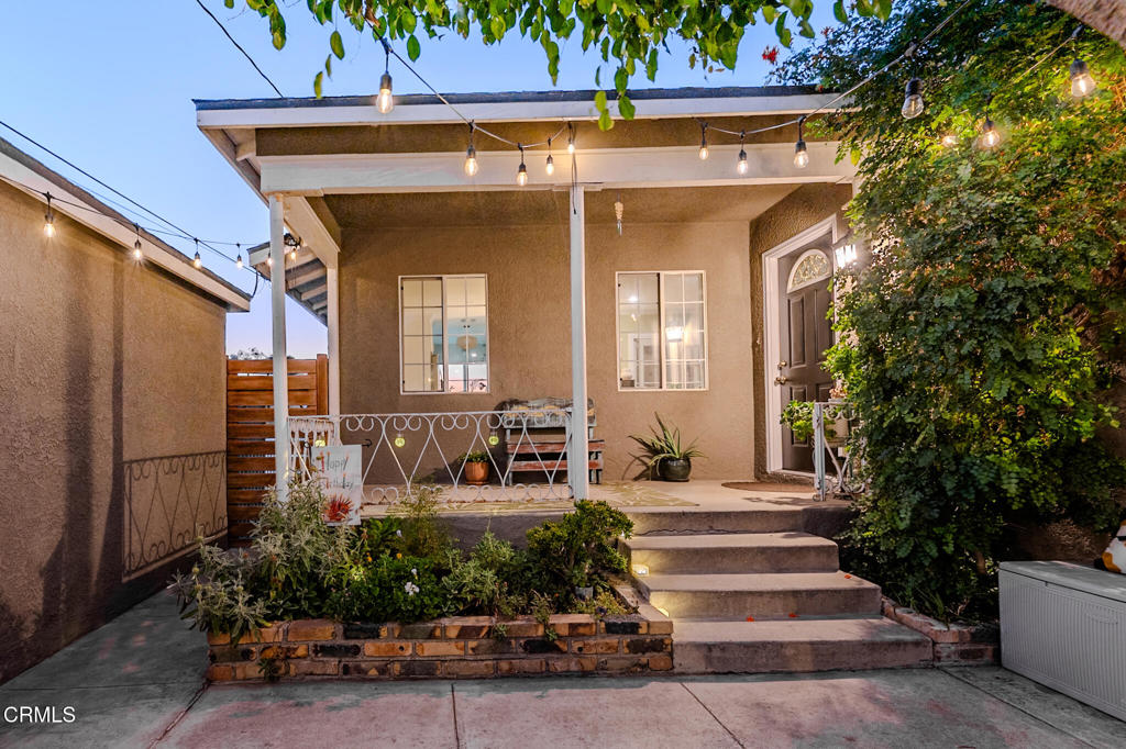 1049 N Herbert Avenue