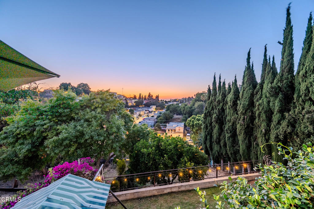 1049 N Herbert Avenue