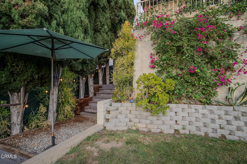 1049 N Herbert Avenue