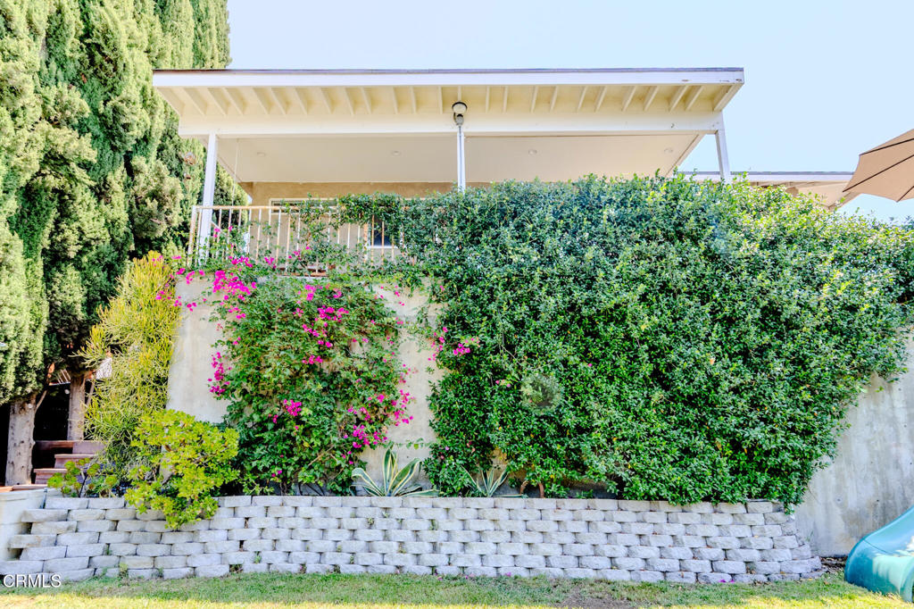 1049 N Herbert Avenue