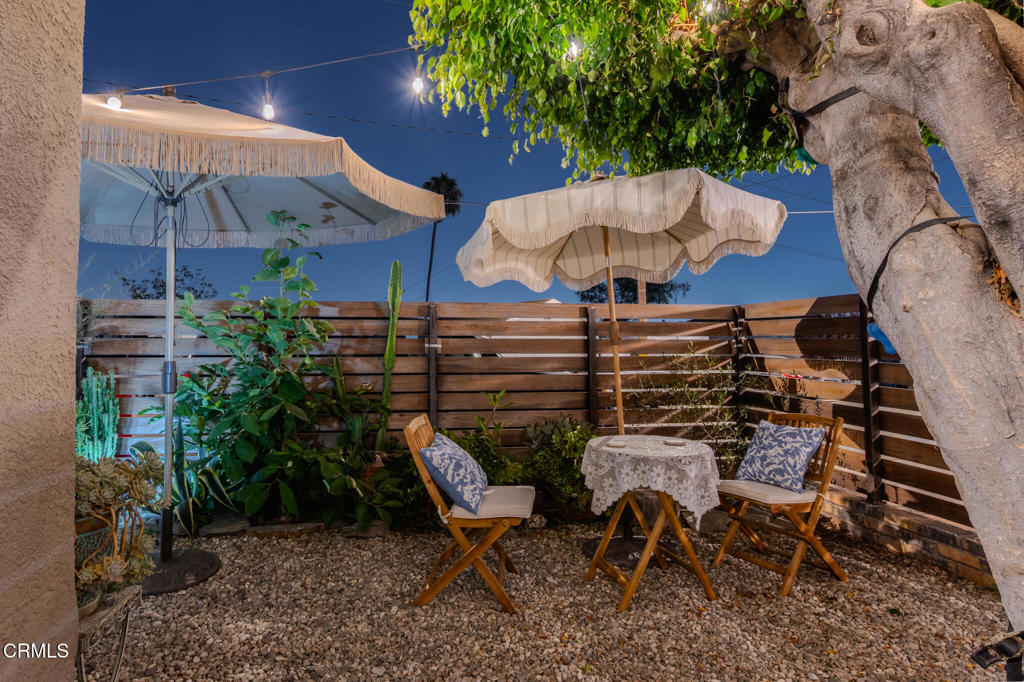 1049 N Herbert Avenue