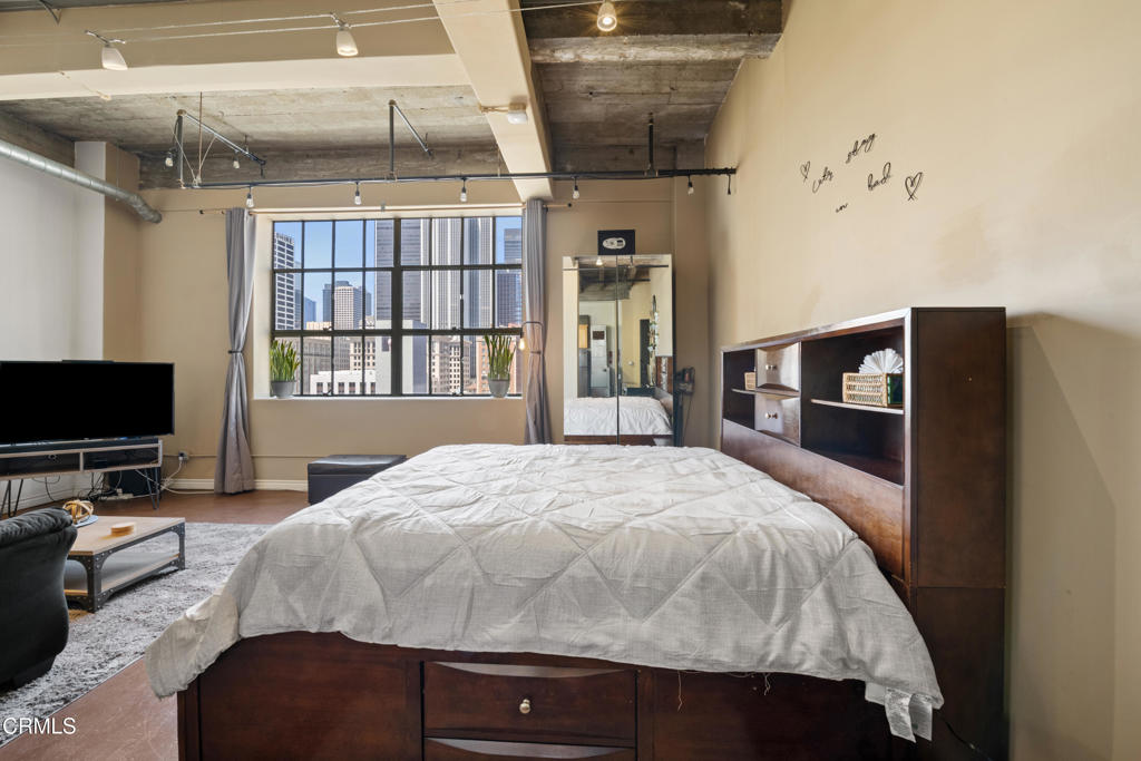 312 W 5th Street 705