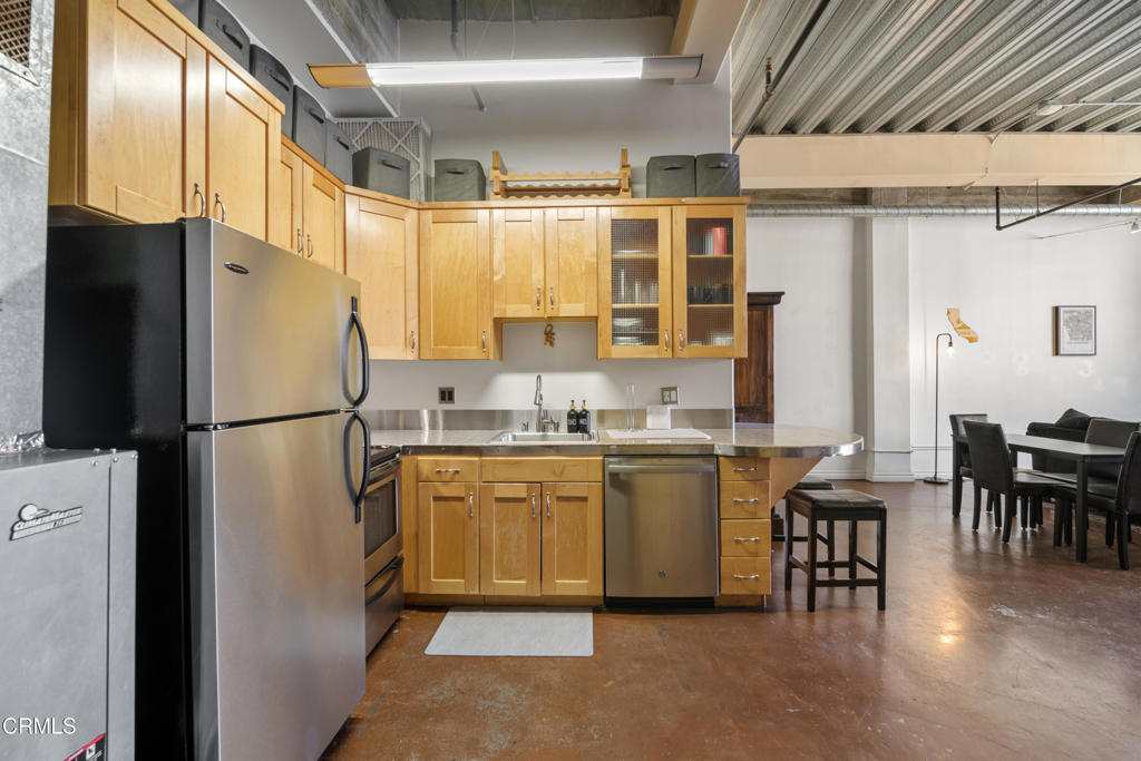 312 W 5th Street 705