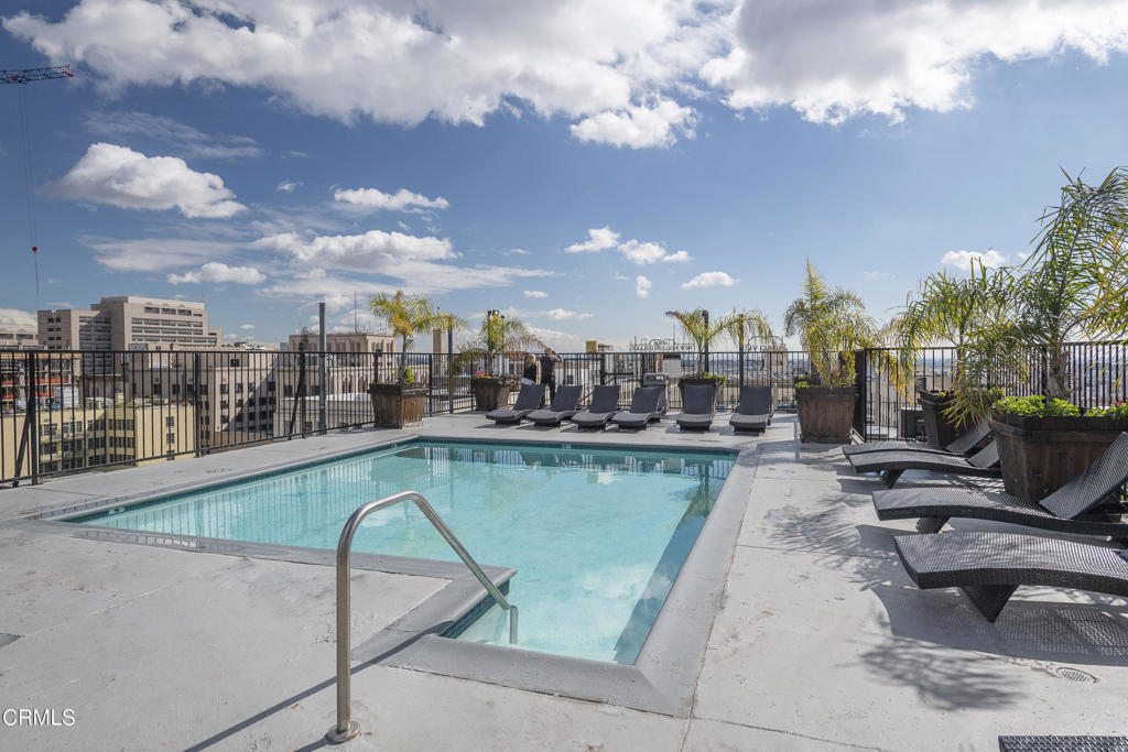 312 W 5th Street 705