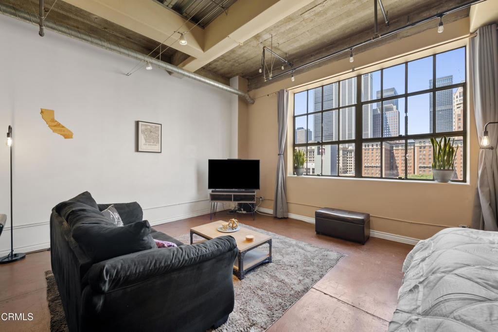 312 W 5th Street 705