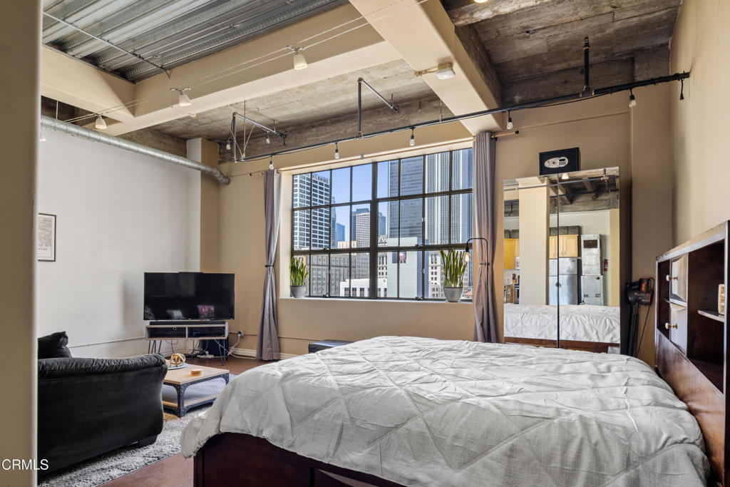 312 W 5th Street 705