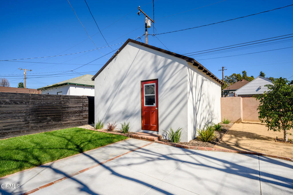 5848 Court Avenue