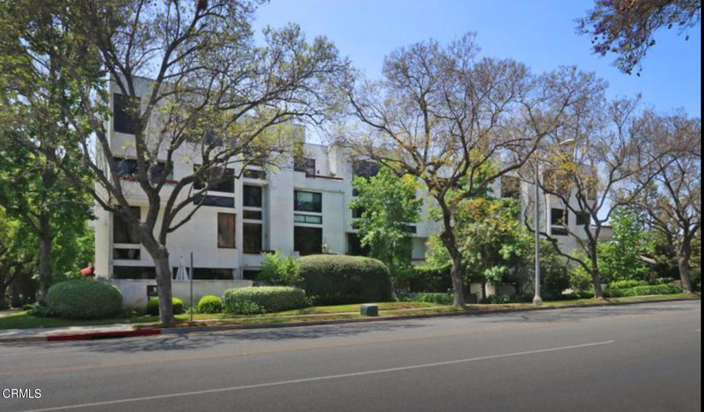 500 E Del Mar Boulevard 28