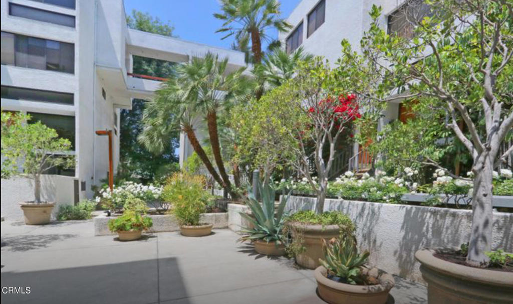 500 E Del Mar Boulevard 28