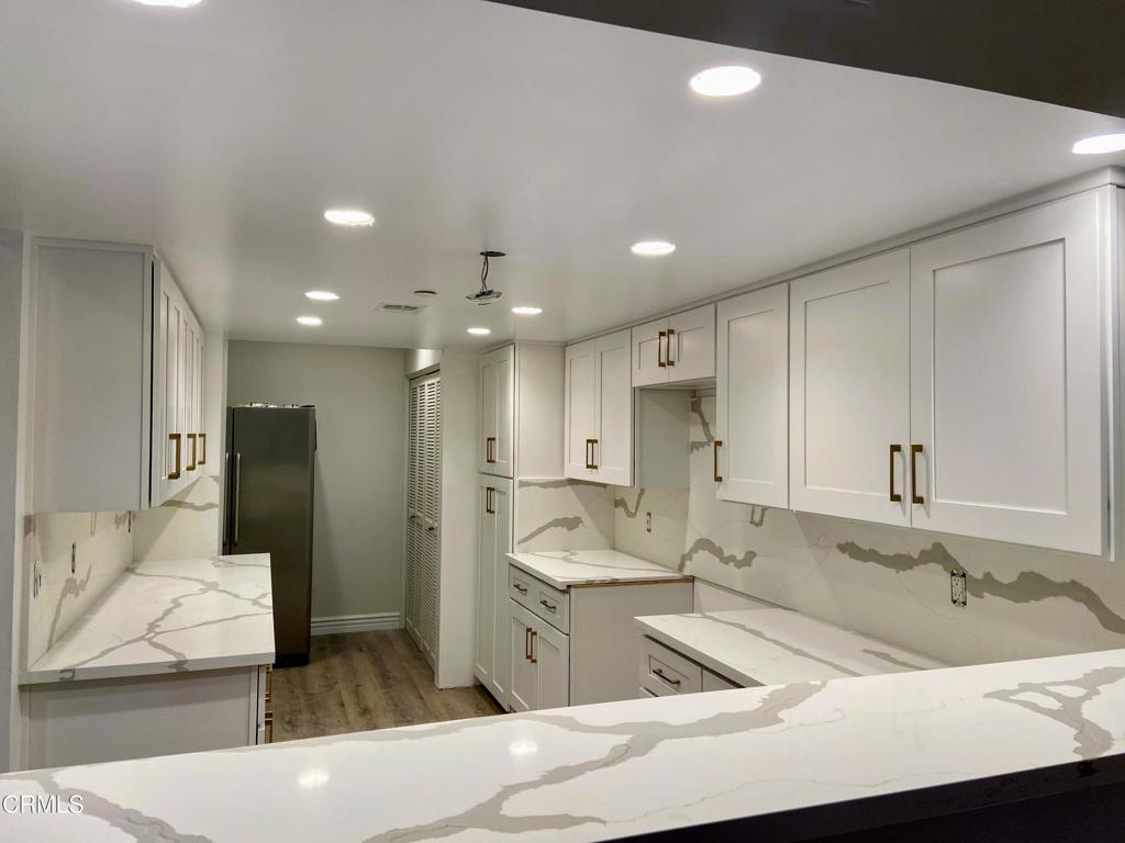 500 E Del Mar Boulevard 28