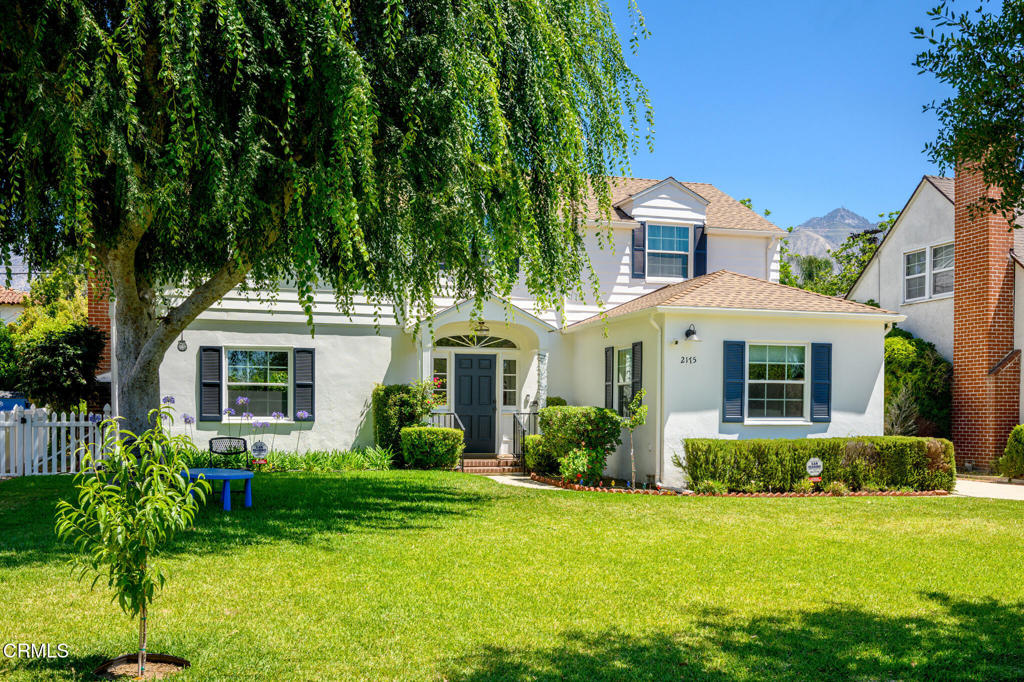 2175 Las Lunas Street