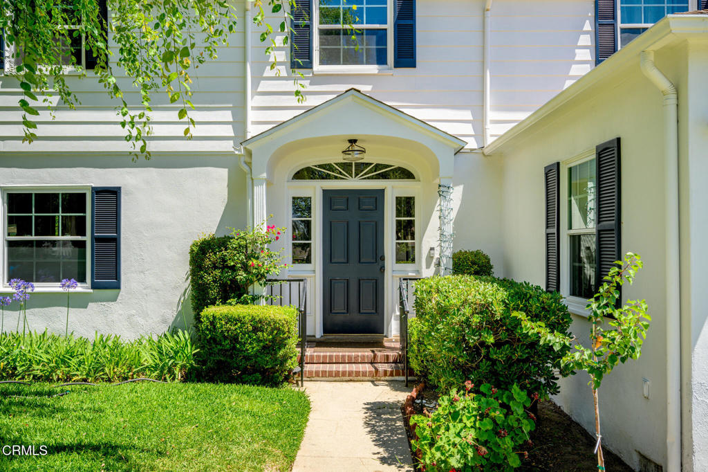 2175 Las Lunas Street