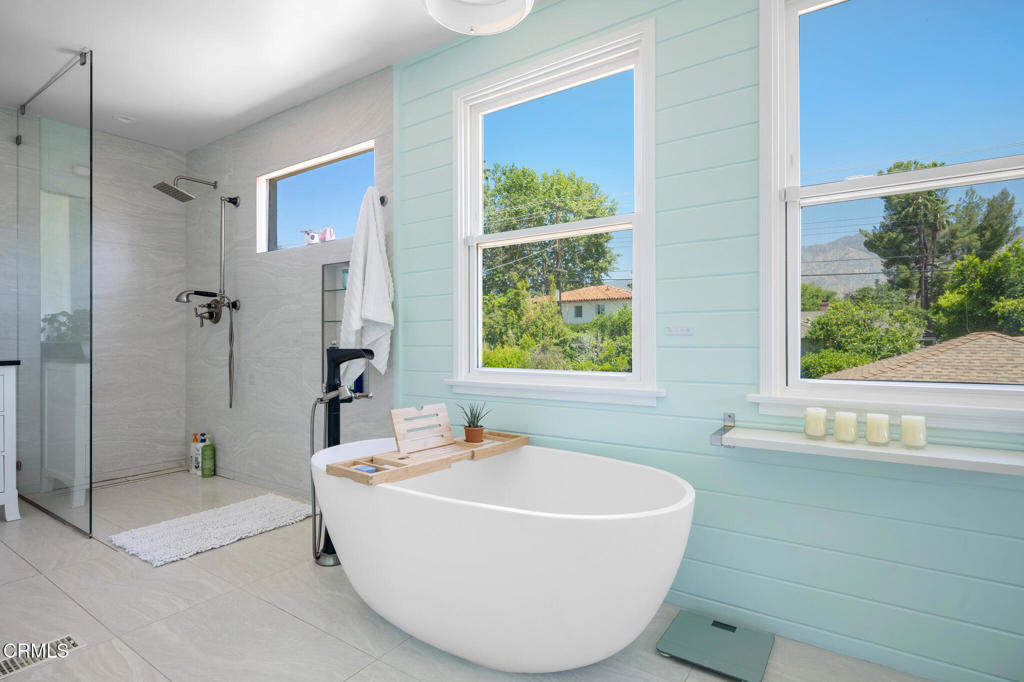 2175 Las Lunas Street