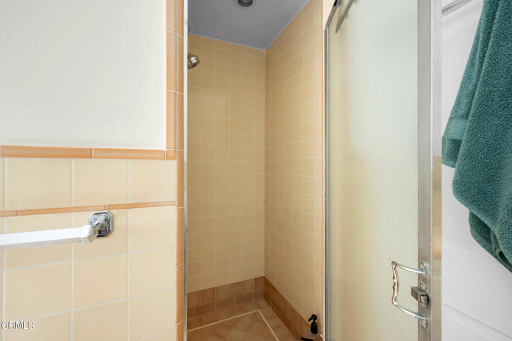 2175 Las Lunas Street