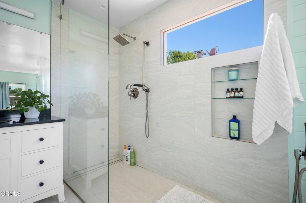 2175 Las Lunas Street