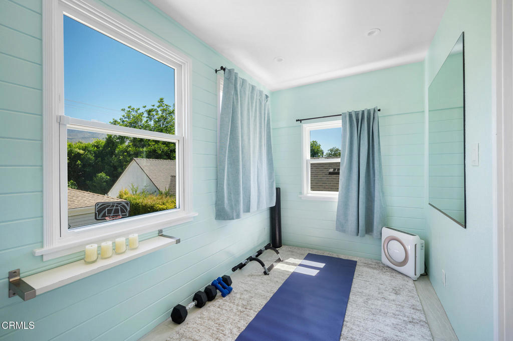 2175 Las Lunas Street