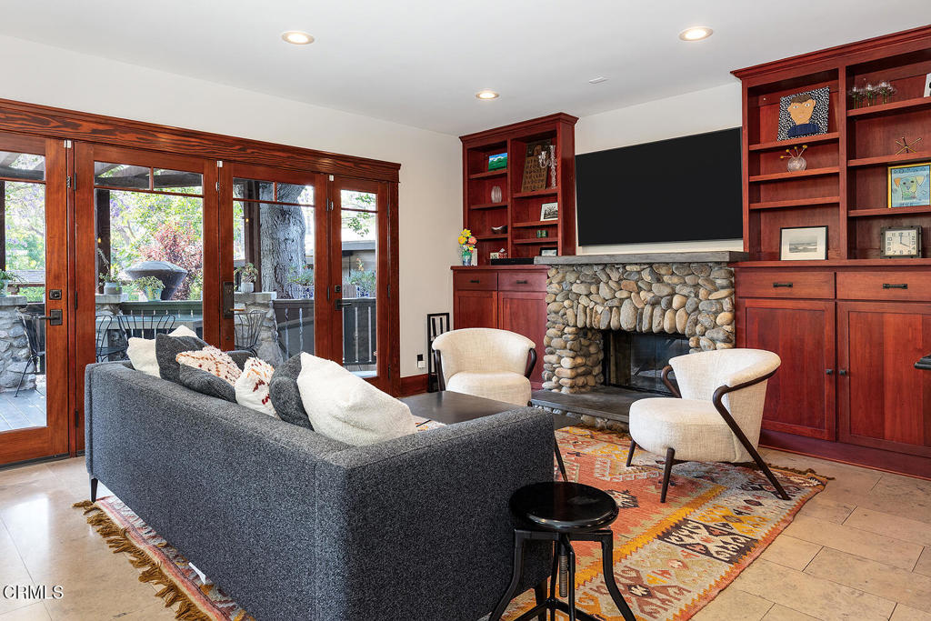 1031 Stratford Avenue