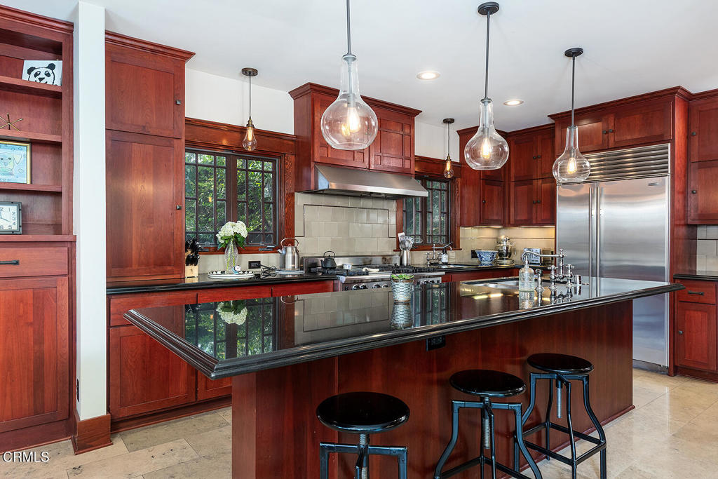 1031 Stratford Avenue