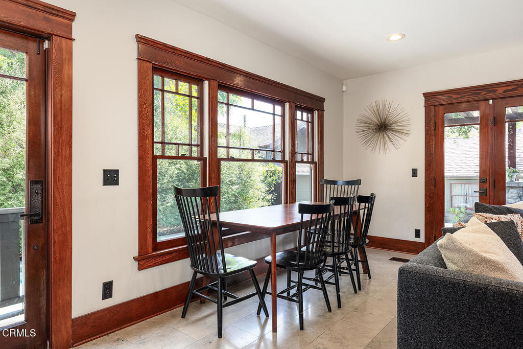 1031 Stratford Avenue