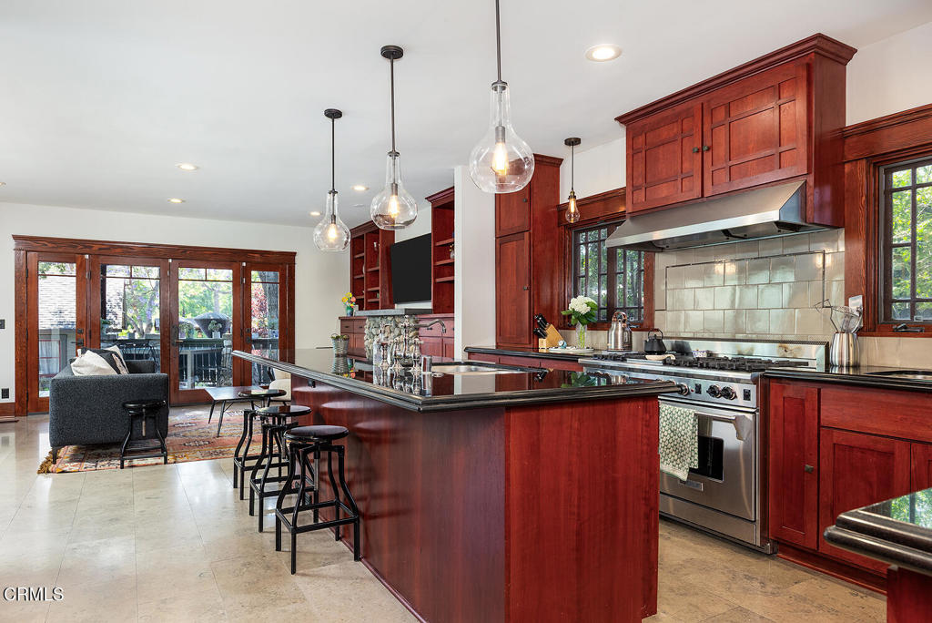 1031 Stratford Avenue