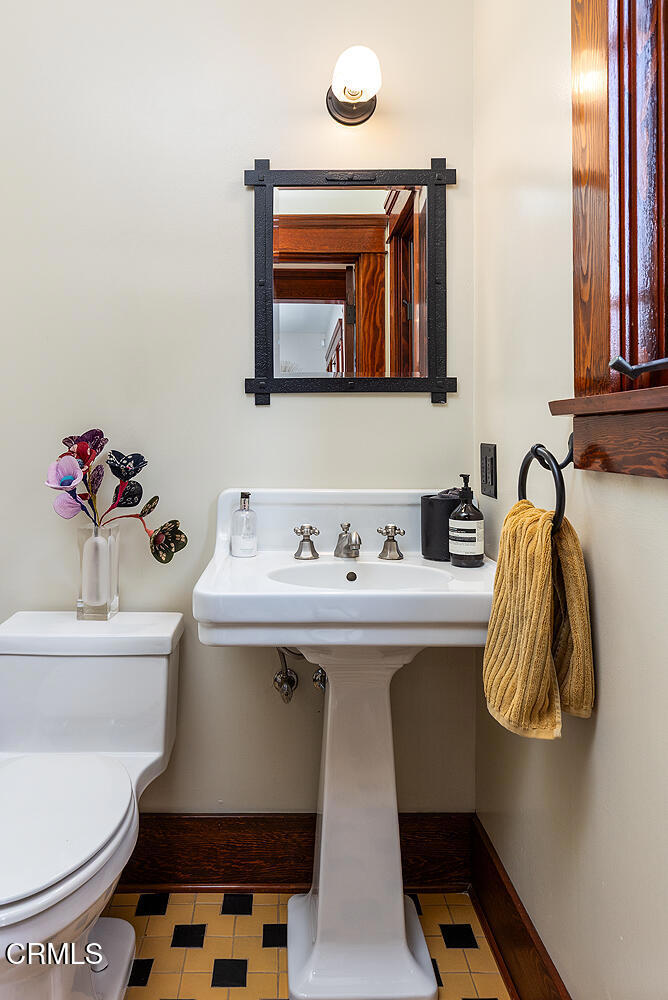 1031 Stratford Avenue