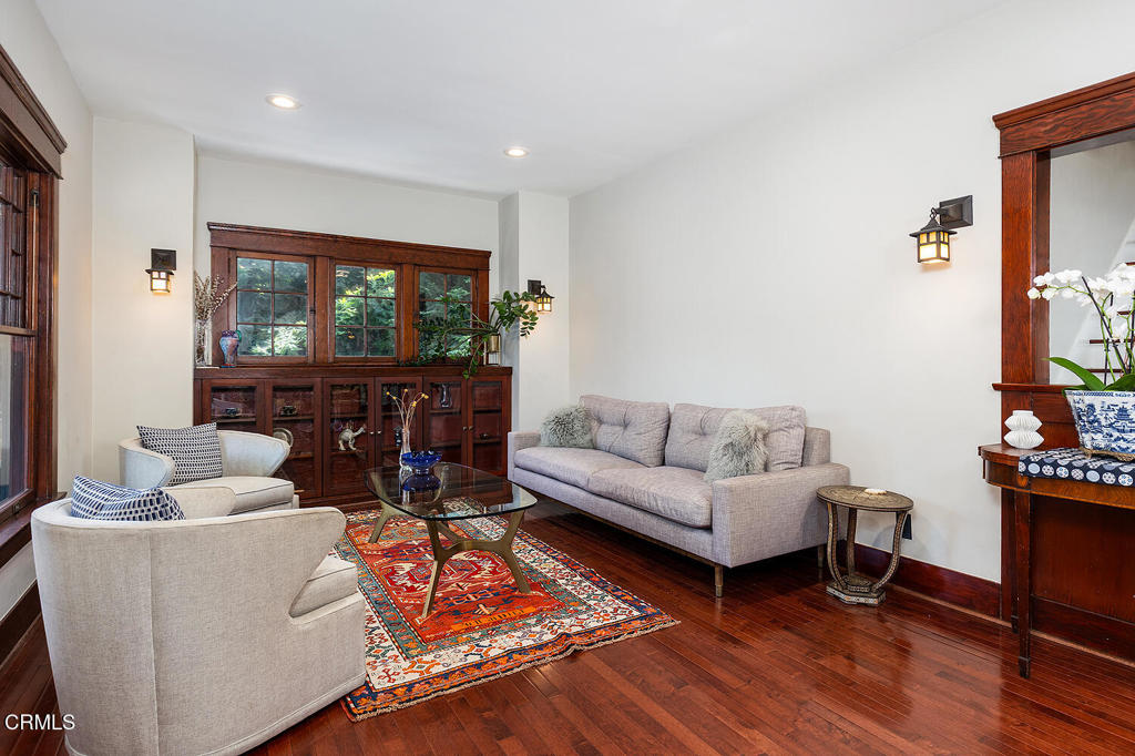 1031 Stratford Avenue