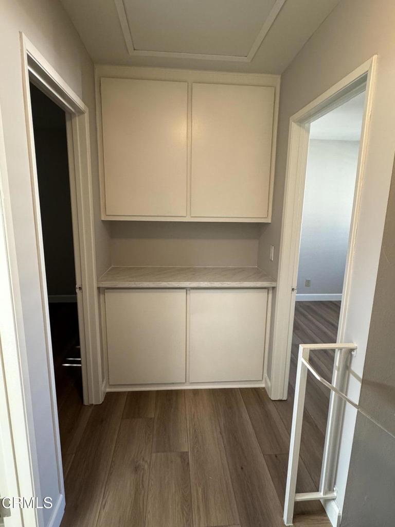 327 E Live Oak Street 17