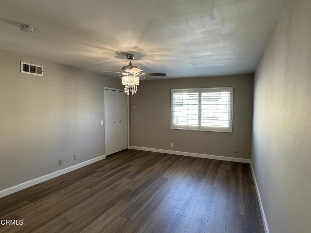 327 E Live Oak Street 17