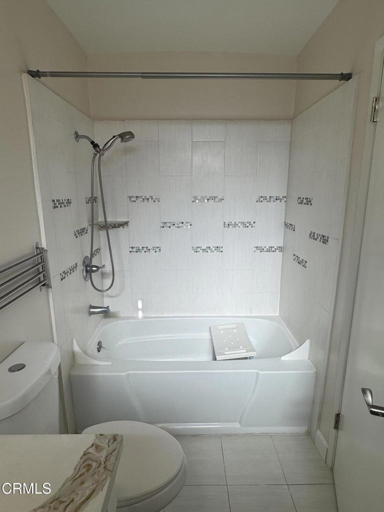 327 E Live Oak Street 17