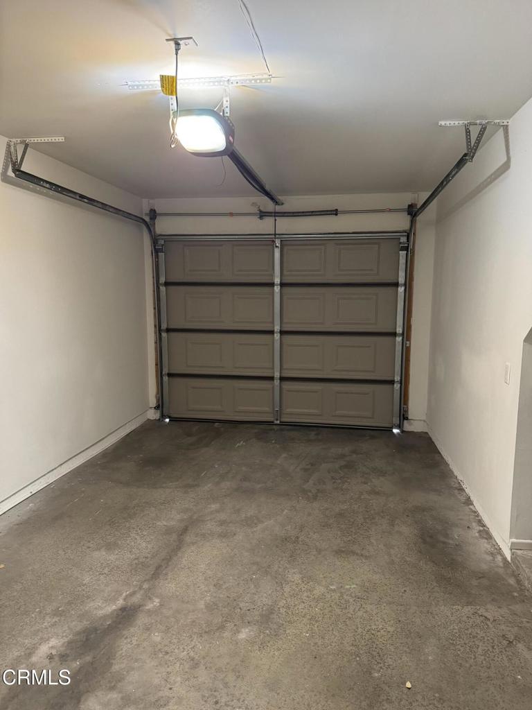 327 E Live Oak Street 17